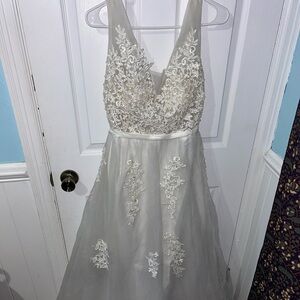 Elegant Lace Wedding Dress